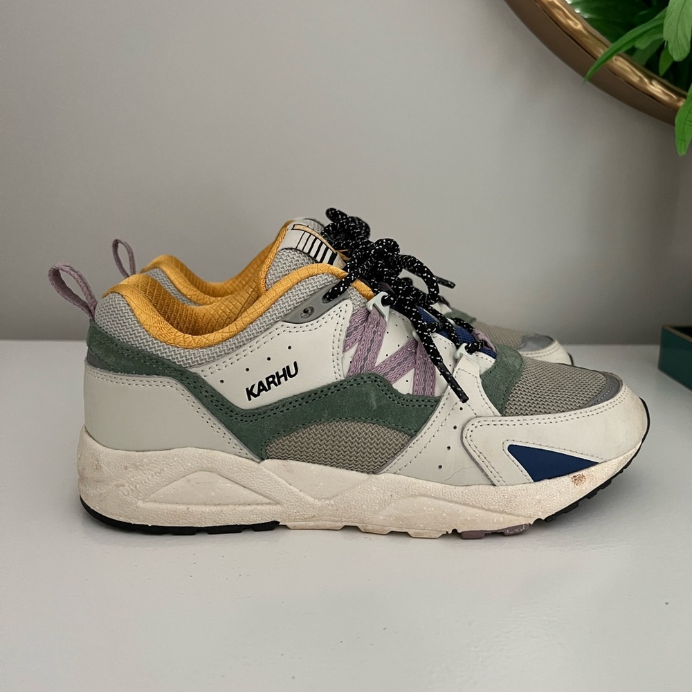 Karhu Gently Worn Sneakers